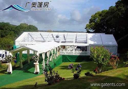 在婚禮篷房內(nèi)舉辦婚禮與在酒店舉辦婚禮有哪些區(qū)別？